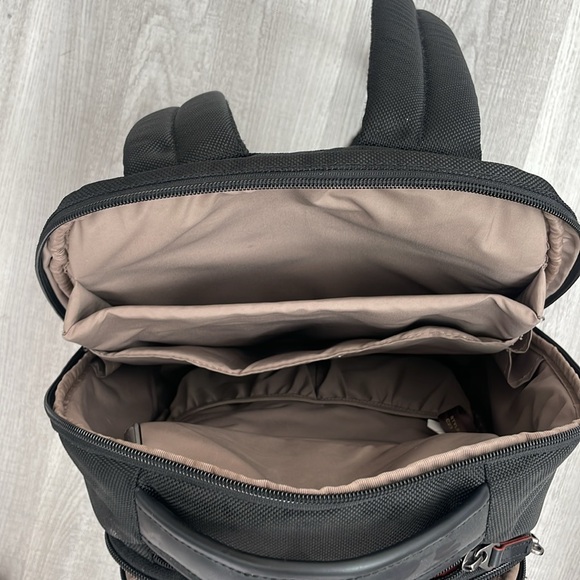 Briggs & Riley @work Medium Backpack - Picture 3 of 5